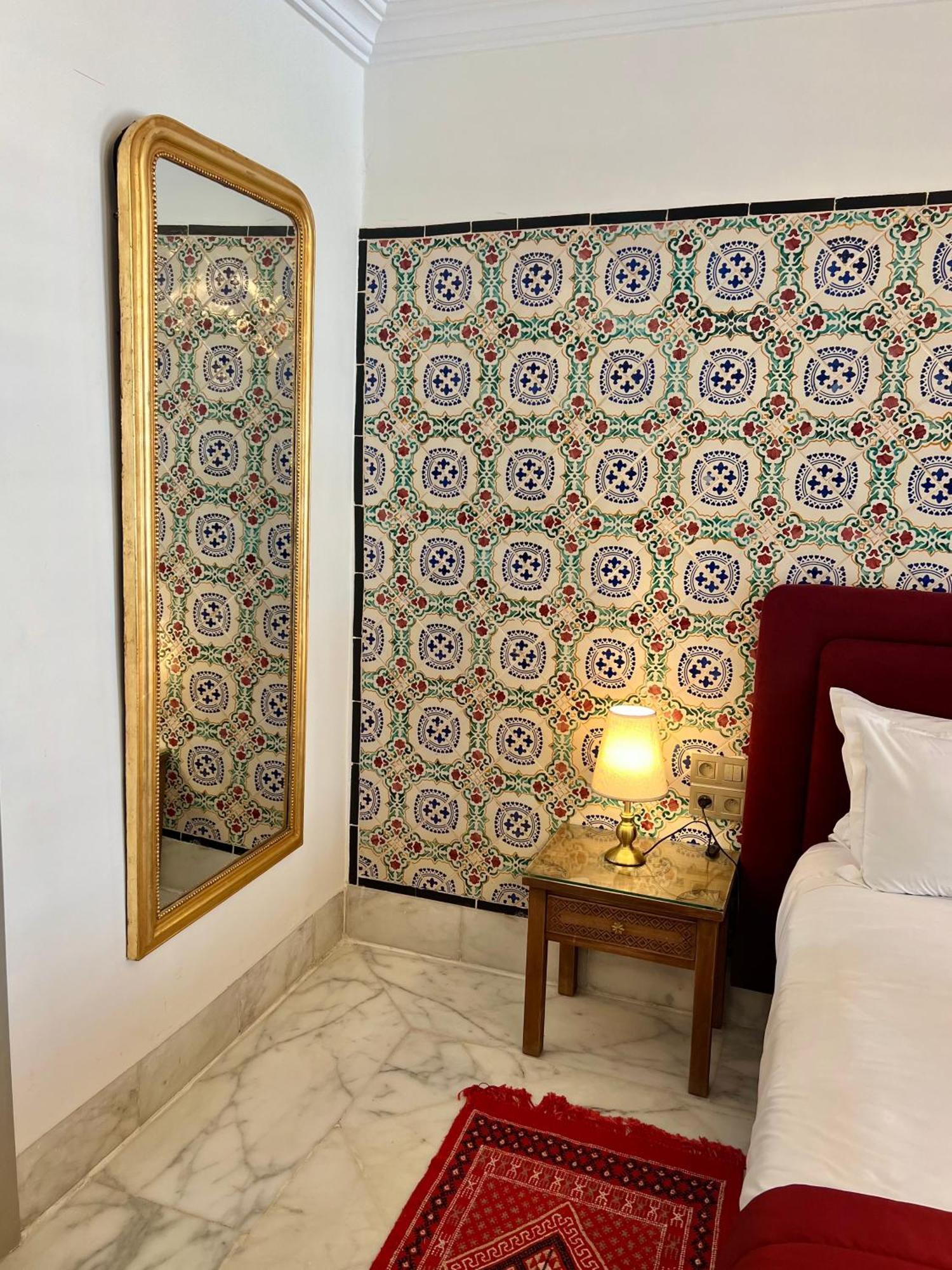 Chambre Lit King-Size - Vue sur Piscine